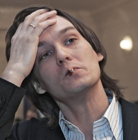 «Я бы вам не нравился, если бы везде был одинаковый. Задача артиста — перевоплотиться в того или иного персонажа, а он основывается на драматургии, написанной автором»