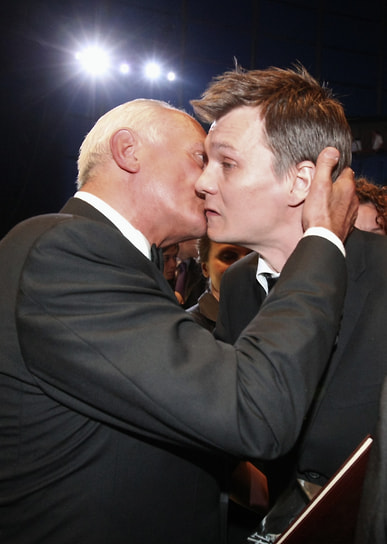 Последней режиссерской работой Филиппа Янковского стала драма «Каменная башка», вышедшая на экраны в 2008 году 
&lt;BR>На фото: с режиссером Никитой Михалковым на церемонии открытия Московского международного кинофестиваля, 2009 год 