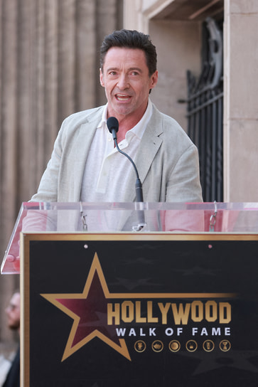 Хью Джекман выступил на церемонии получения продюсером Кевином Файги собственный звезды на Голливудской аллее славы в 2024 году
