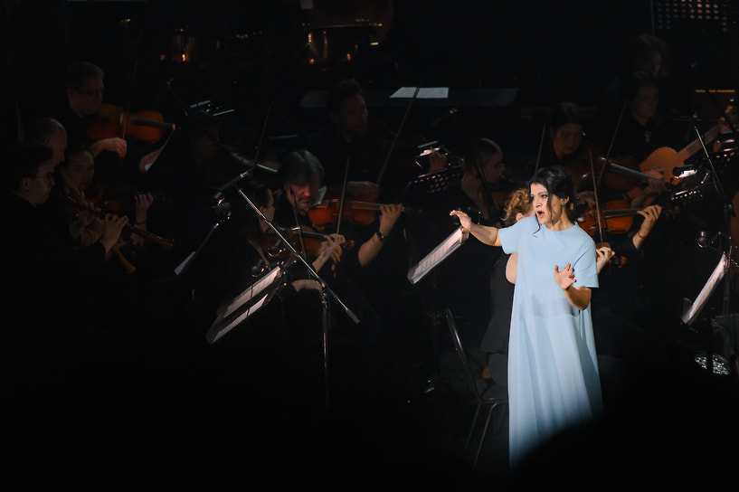 Ивета Симонян — российская сопрано, солистка Приморской сцены Мариинского театра