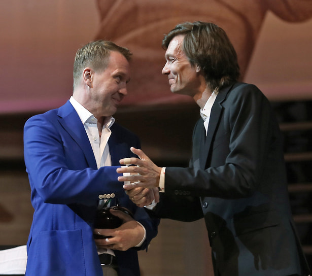 Всего Филипп Янковский снялся более чем в 40 фильмах 
&lt;BR>На фото: с художественным руководителем Театра наций Евгением Мироновым на вручении премии Олега Янковского «Творческое открытие», 2016 год