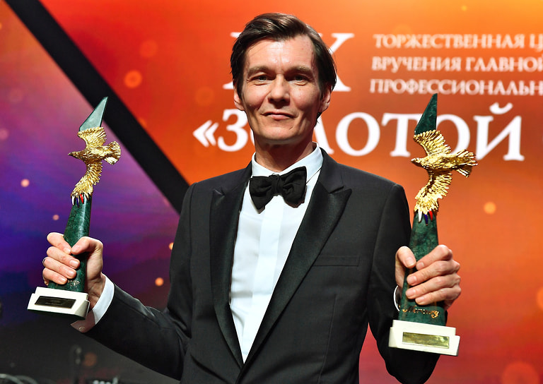 За роль в фильме «Иван Денисович» 2021 года получил премию «Золотой орел» за «Лучшую мужскую роль»  