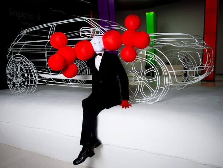 «На любую картину есть свой зритель. Я всегда говорю молодым художникам: что вы переживаете, рисуйте — у вас будет свой зритель. Те, кому нравятся черепашки, проявятся, так что рисуйте своих черепашек»