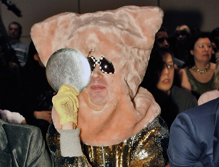 На показе коллекции дизайнера Жан-Шарля де Кастельбажака в Москве, 2009 год