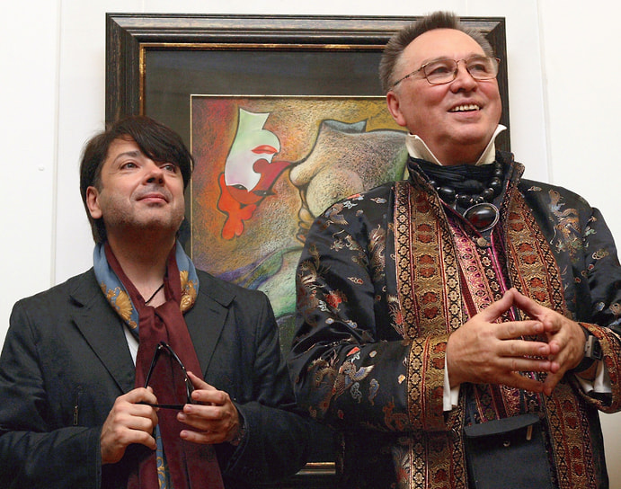 Валентин Юдашкин неоднократно работал на телевидении. В 2010 году он несколько раз заменял ведущего шоу «Модный приговор» на «Первом канале», в 2012 году стал главным редактором телеканала «Стиль и мода», а в 2012-2013 годах был членом жюри в шоу «Первого канала» «Две звезды»&lt;br>
На фото: с модельером Вячеславом Зайцевым (справа)