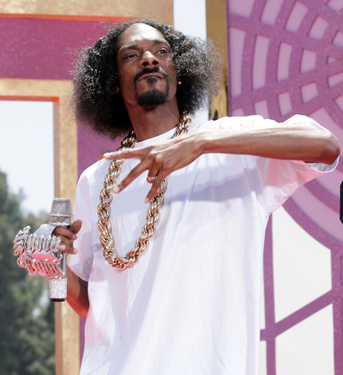 «Я пробовал победить свое пристрастие к марихуане, но в какой-то момент она набрала сил и нанесла мне ответный удар»
&lt;br>Образ Snoop Dogg неразрывно связан с употреблением марихуаны. В последние годы рэпер неоднократно говорил, что сокращает потребление легких наркотиков