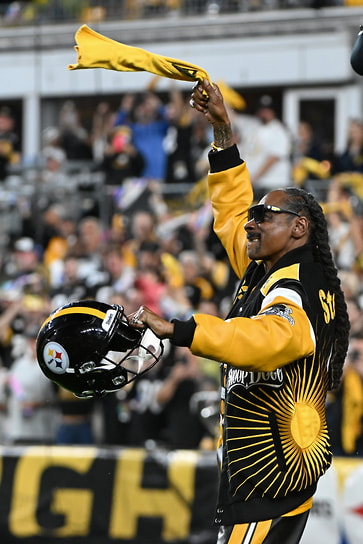 Snoop Dogg на футбольном матче, 2024 год