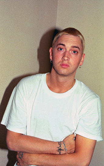 Слава к артисту пришла после выхода альбома «The Slim Shady LP» (1999), продюсером которого стал рэпер Dr. Dre. Пластинка получила премию «Грэмми» в номинации «Лучший рэп-альбом» и сделала Эминема мировой звездой