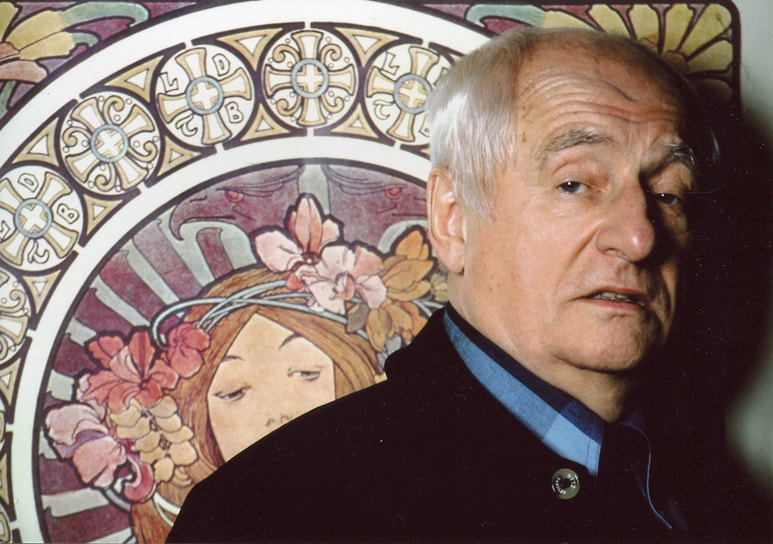 «Театр стремится следовать великим заветам мхатовских учителей, но больше всего боится скуки, когда все уже все понимают, что происходит и, главное, что должно произойти»