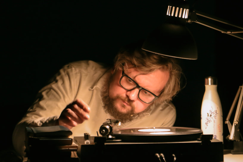 Сцена из спектакля «Русская смерть. Воспоминание о спектакле», режиссер Дмитрий Волкострелов