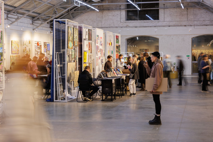 Осенний маркет современного искусства WIN-WIN на «Винзаводе»