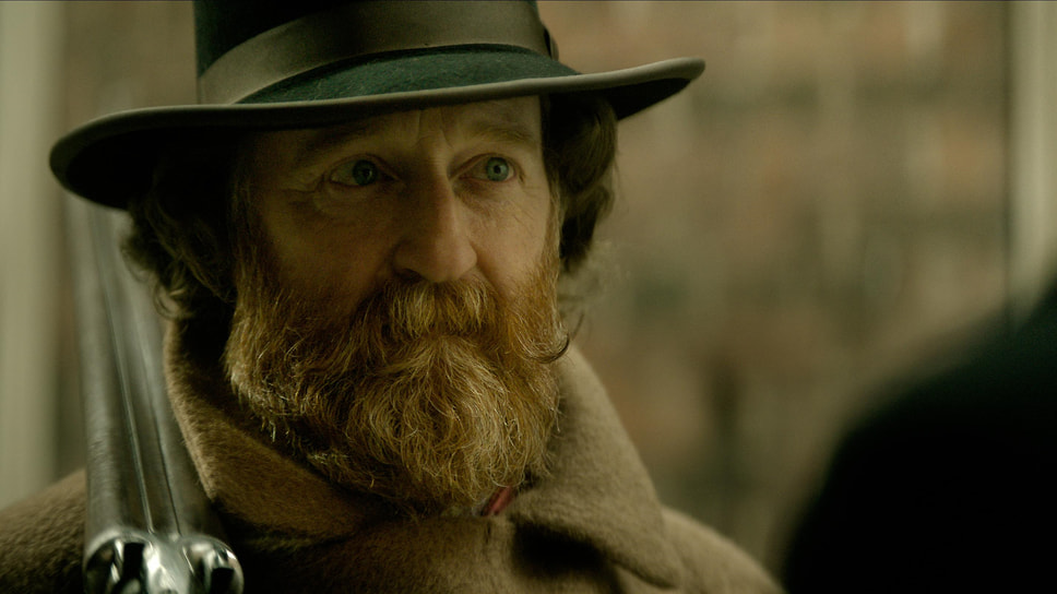 Кадр из сериала «Дом Гиннессов», режиссеры Том Шенкленд и Муния Аки, 2025