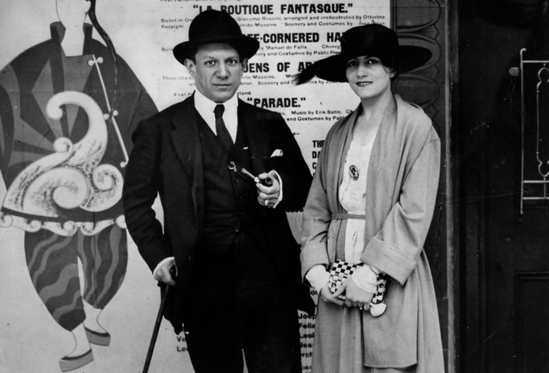 «Другие увидели то, что было, и спросили, почему. Я увидел то, что могло бы быть, и спросил, почему бы нет»&lt;br>
В детстве мать Пабло Пикассо укладывала сына в кровать и обязательно читала ему сказки, которые сама выдумывала, вдохновляясь эмоциями от прошедшего дня. Потом художник говорил, что именно эти сказки и побудили в нем желание творить, вдохновляясь такими же эмоциями одного дня&lt;br>
На фото: Пабло Пикассо и его первая жена, балерина Ольга Хохлова