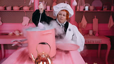 Режиссеры шляпу не снимают