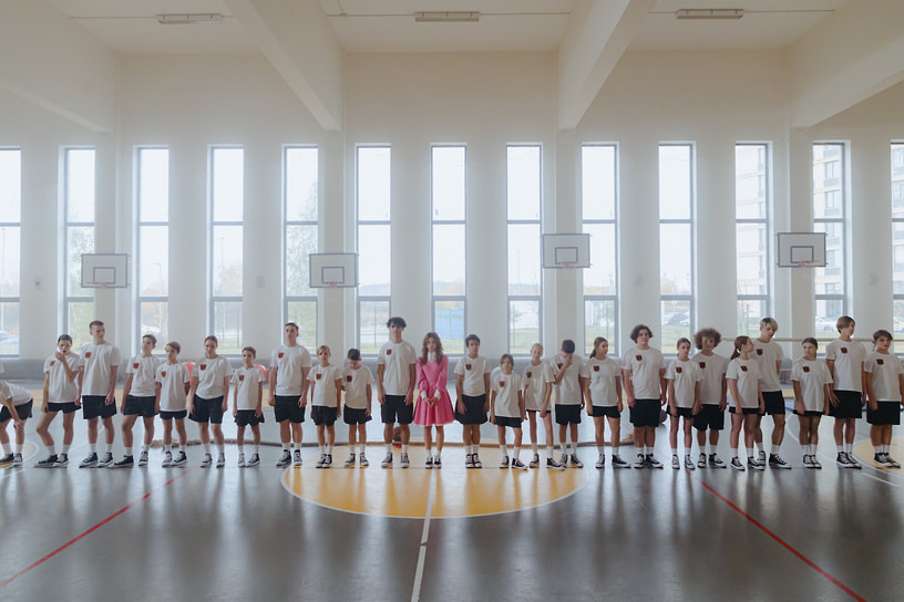 Кадр из фильма «Алиса в Стране чудес», режиссер Юрий Хмельницкий, 2025