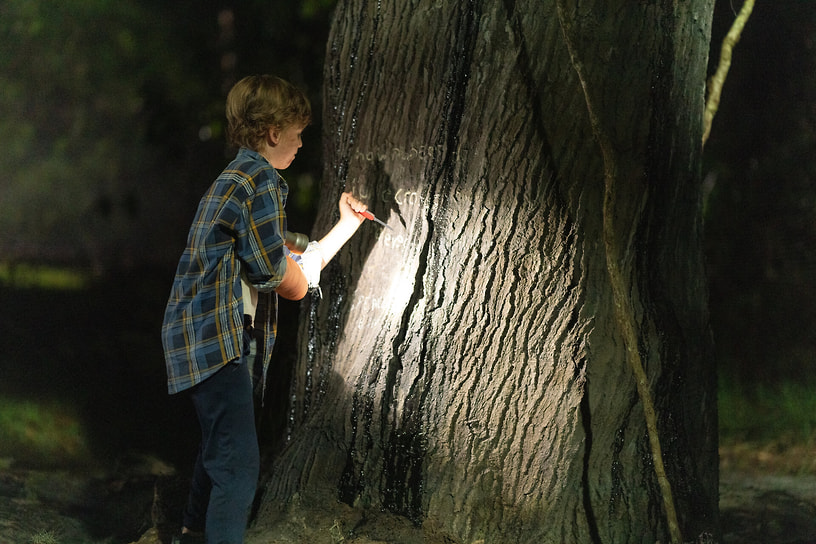 Кадр из фильма «Песочный человек», режиссер Колин Тилли, 2025