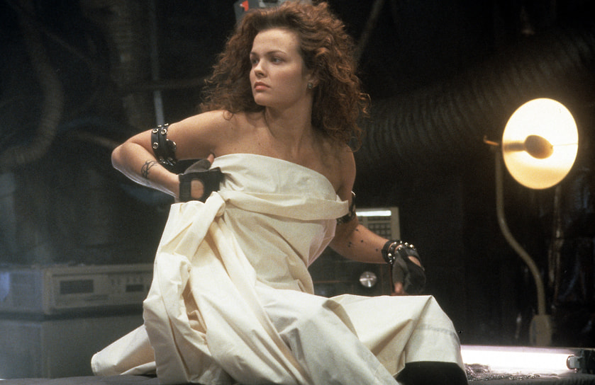 Кадр из фильма «Джонни Мнемоник», режиссер Роберт Лонго, 1995