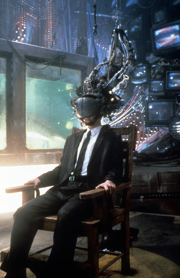 Кадр из фильма «Джонни Мнемоник», режиссер Роберт Лонго, 1995