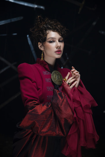 Кадр из клипа Ay Yola «Ugez», 2025