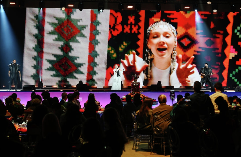 Ay Yola выступает на жеребьевке участников международного музыкального конкурса «Интервидение», 2025