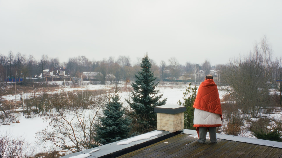 Кадр из фильма «Фейерверки днем», режиссер Нина Волова, 2025