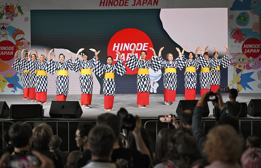 Выступление группы «Кисэки-но Хана»