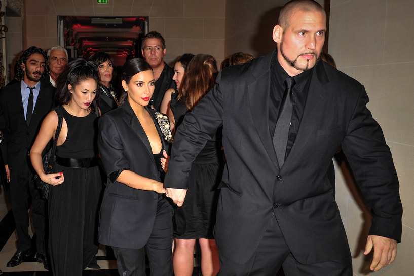 Модель несколько раз попадала в рейтинг самых высокооплачиваемых знаменитостей Forbes 100. Впервые она появилась в списке в 2012 году, заняв седьмую строчку с доходом в $18 млн