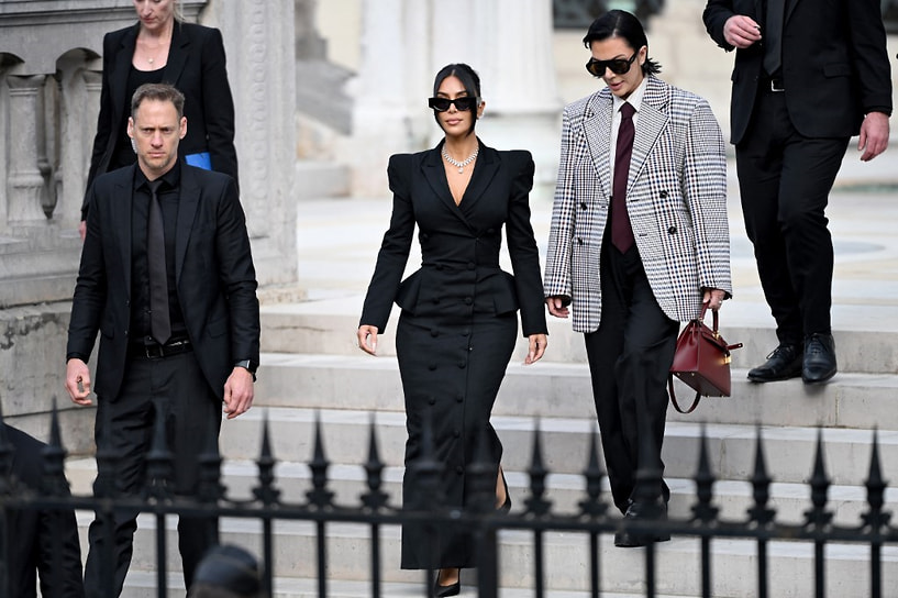 Ким Кардашьян принадлежат бренд корректирующего белья и домашней одежды SKIMS, линия средств по уходу за кожей SKKN by Kim Kardashian, производство парфюмов KKW Fragrance и фирма по инвестированию в гостиничный, медиа- и люксовый бизнес SKKY Partners