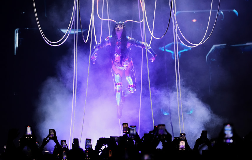 Состояние певицы оценивается в $360 млн, что делает ее одним из самых богатых музыкантов мира