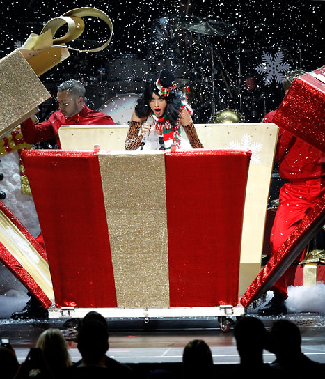 На церемонии MTV Video Music Awards-2011 певица стала первым исполнителем за историю церемонии, четыре видеоклипа которого были номинированы одновременно. Она выиграла в номинации «Видео года» за клип на песню «Firework»