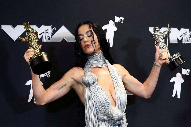 В 2024 года Кэти Перри получила премию Michael Jackson Video Vanguard Award на церемонии MTV VMA 2024 за выдающиеся достижения в музыкальных видео 