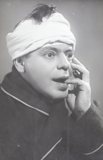 Аркадий Райкин зарекомендовал себя как мастер перевоплощений. Во время представлений он переодевался, менял маски и представлял публике новых героев с разными характерами 