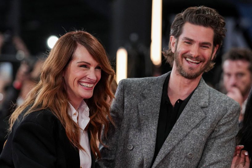 В 2025 году Джулия Робертс снялась в триллере «После охоты», где ее партнером по картине стал Эндрю Гарфилд (на фото)