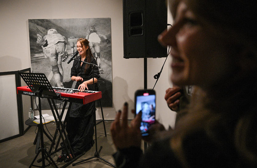 Певица, композитор, поэт, основатель и лидер группы Nina Karlsson Нина Карлссон на открытии нового пространства школы Masters masters:DOM 