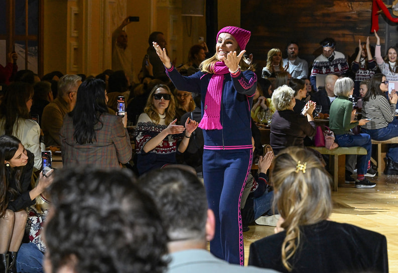 Теннисистка Светлана Кузнецова (в центре) на модном показе иностранных брендов «Боско»