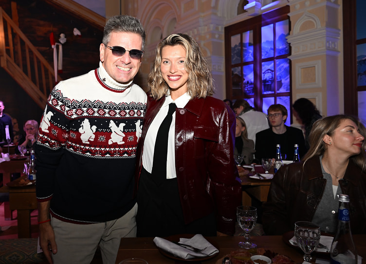 Телеведущая Регина Тодоренко, Директор по развитию компании «Боско» Константин Андрикопулос на модном показе иностранных брендов «Боско»