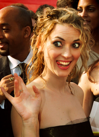 «В район, где я живу, съехались, кажется, модели со всего света. На улице я чувствую себя цирковой карлицей»&lt;br>
Вайнона Райдер была рекламным лицом линии для макияжа Marc Jacobs Beauty и марки одежды Rag&amp;Bone