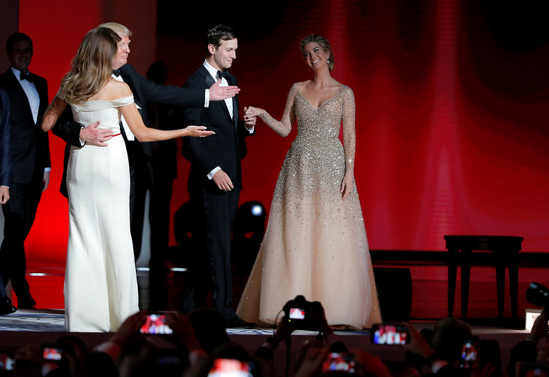 С мужем Джаредом Кушнером, на первом танце Дональда и Мелании Трамп после инаугурации господина Трампа, 2017 год