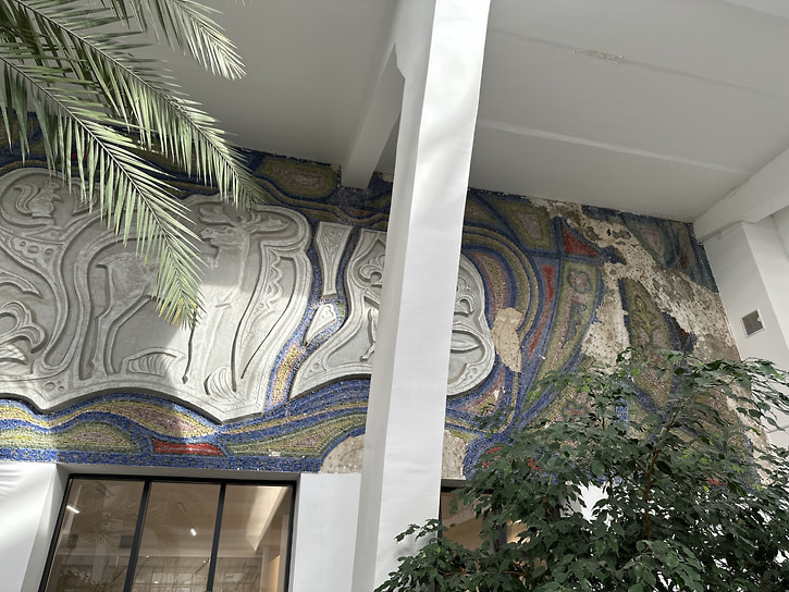 Мозаика в Центре культуры и искусств в Рефтинском