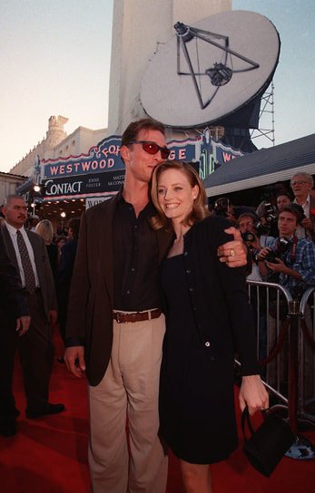 «Следи за своим садом — вот мое правило. Ухаживай за цветами, а не гоняйся за бабочками, и тогда бабочки прилетят к тебе сами. Так жизнь и устроена»&lt;br>
За свою актерскую карьеру Мэттью Макконахи закрепил за собой славу любимца женщин, которому в 2000-х особенно хорошо удавались главные роли в романтических лентах, таких как «Свадебный переполох» (2001), «Как отделаться от парня за 10 дней» (2003) и других. В 2005 году актер стал самым сексуальным мужчиной по версии журнала People