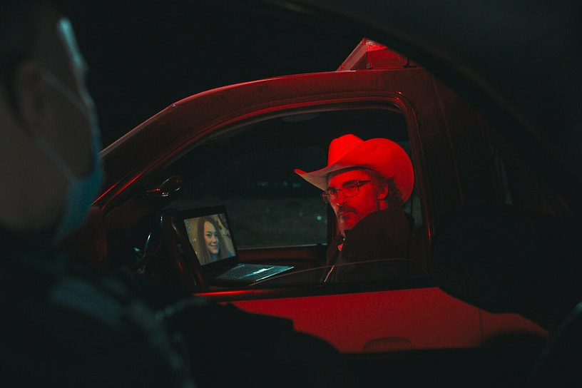 Кадр из фильма «Эддингтон», режиссер Ари Астер, 2025