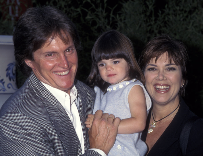 Кендалл Дженнер родилась в Лос-Анджелесе в семье Брюса и Крис Дженнер. По материнской линии является сестрой Кортни, Ким, Хлои и Роба Кардашьян