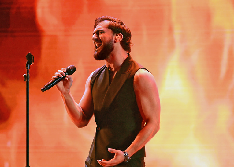 Певец Jony (Джахид Гусейнли) на вручении музыкальной премии Жара Media Awards на Live Арене