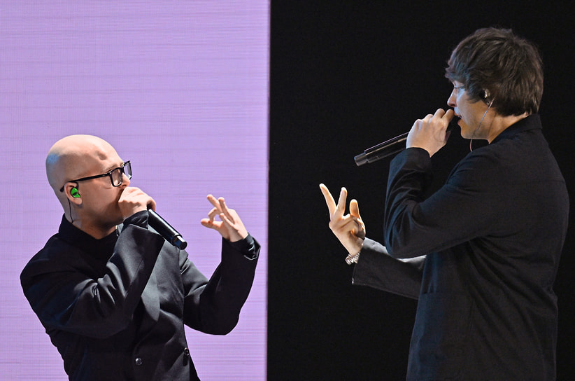 Рэперы Toxi$ (Андрей Смелянский) (слева) и OG Buda (Григорий Ляхов) на вручении музыкальной премии Жара Media Awards на Live Арене