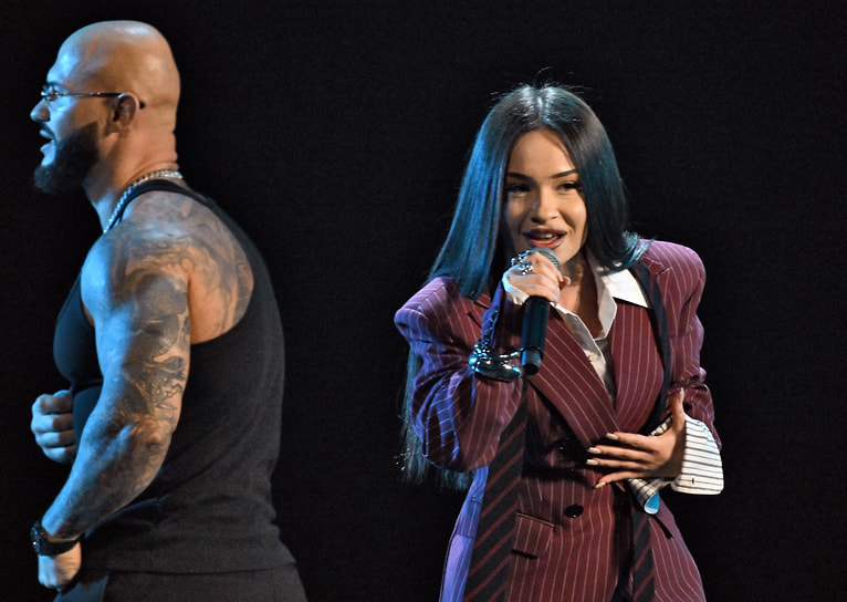 Рэпер Джиган (Денис Устименко) и певица Kiliana (Лиана Геворкян) на вручении музыкальной премии Жара Media Awards на Live Арене