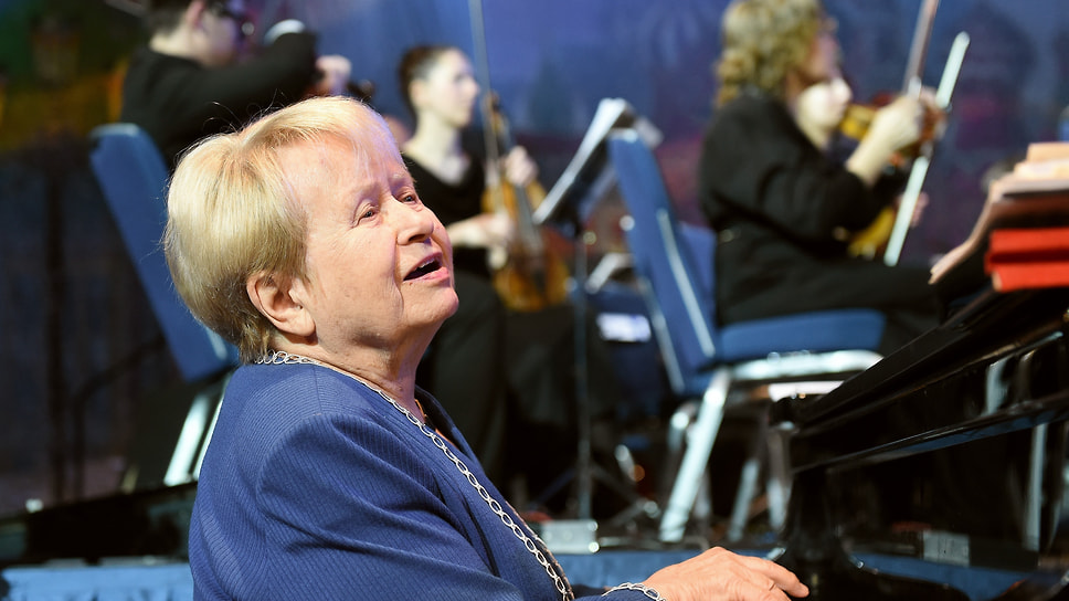 Она не может иначе