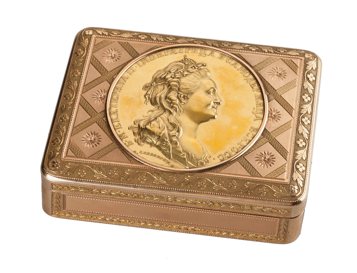 Табакерка с памятными медалями. Россия, 1820–1830-е