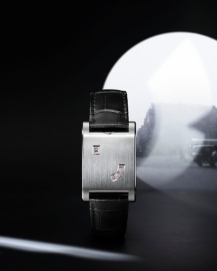 Cartier Priv&amp;eacute; Tank &amp;agrave; Guichets