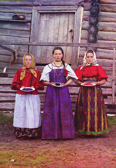 Сергей Прокудин-Горский. «Крестьянские девушки», 1909