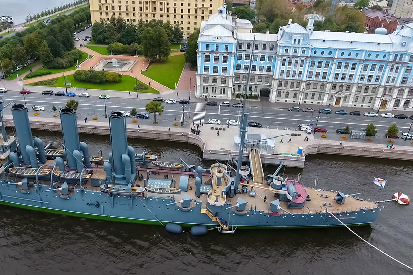 Крейсер «Аврора», ставший символом Октябрьской революции 1917 года